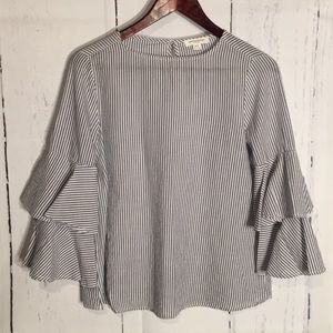 Beach lunch lounge top